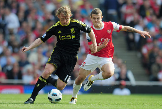 太阳报：里奇的主持人女友亮相米兰德比，透视装造型引发热议