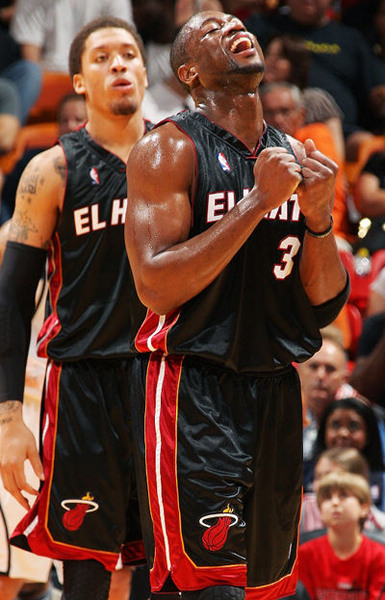 她的牵制效