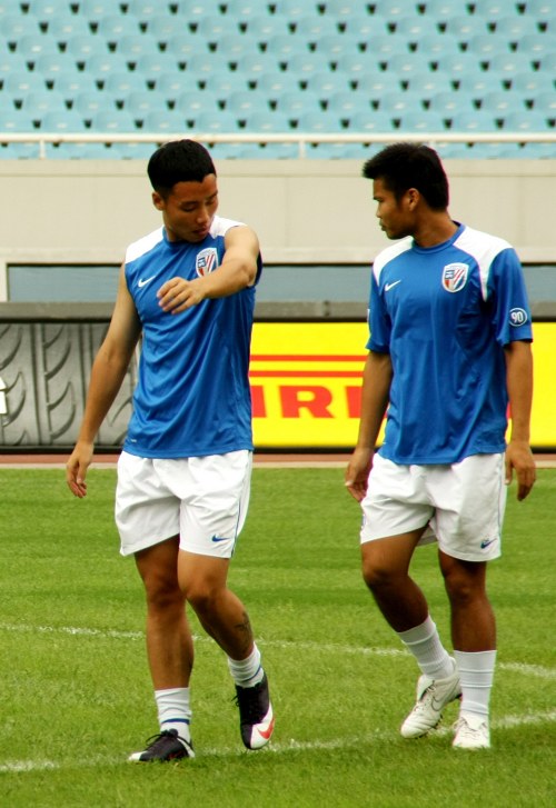 NBA：勇士主场击败灰熊 库里狂砍45分