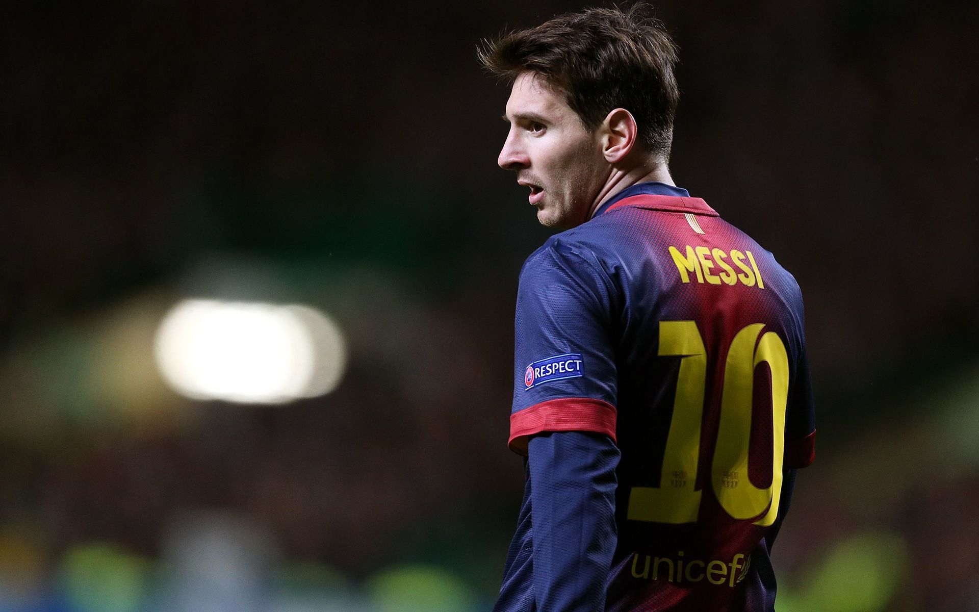 詹俊：德国缺乏顶级中卫压阵；荷兰世界杯进四强难