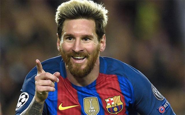 西班牙足协宣传反家暴：面对家庭暴力，直接出示红牌