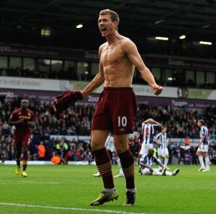 吉文：可能我有点老派，看不惯加纳乔走路歪着身子还挂条链子