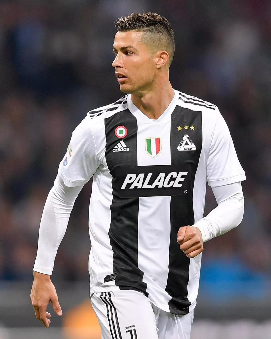 陈威神勇扑救助上海海港避免惨败